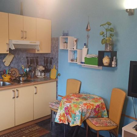 Apartmani Zute Račišće Camera foto