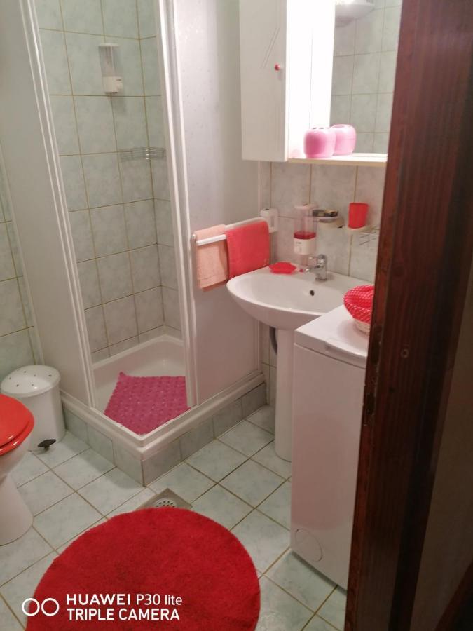 Apartmani Zute Račišće Esterno foto
